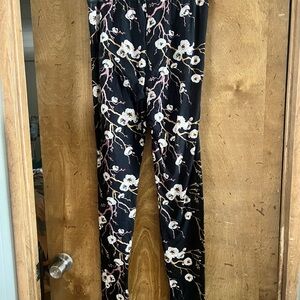 Women’s Floral Black Leggings